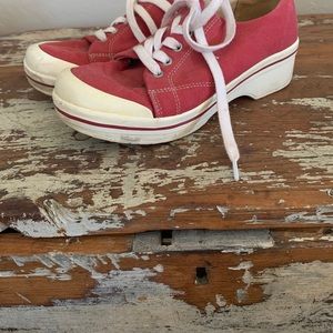 Dansko vegan lace up sneakers sz 37